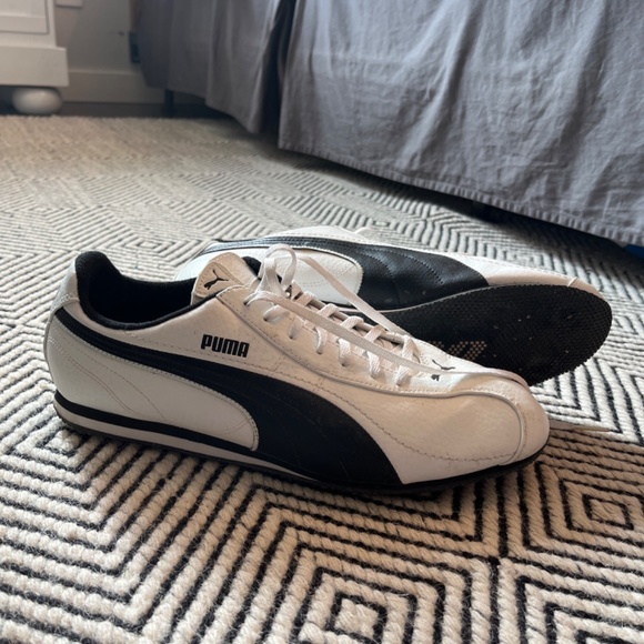 Men’s puma sneakers 10.5 - Picture 3 of 3